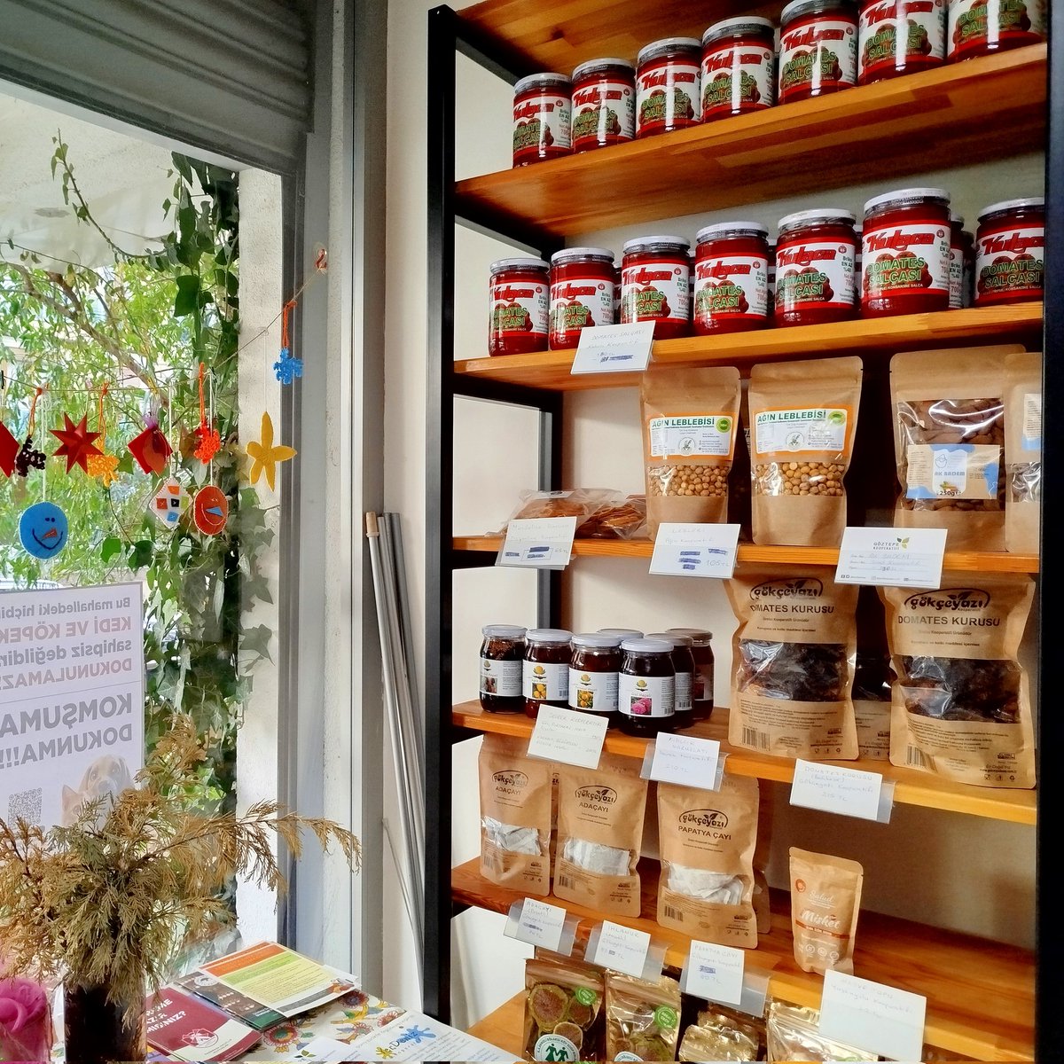 GoztepeKoop's tweet image. Dayanışma ekonomileri umudu büyütüyor 💙💚

#göztepekoop #kooperatifçilik #kooperatif #gıdahakkı #gıdaegemenliği #dayanışma #yaşamıbirlikteörgütlüyoruz