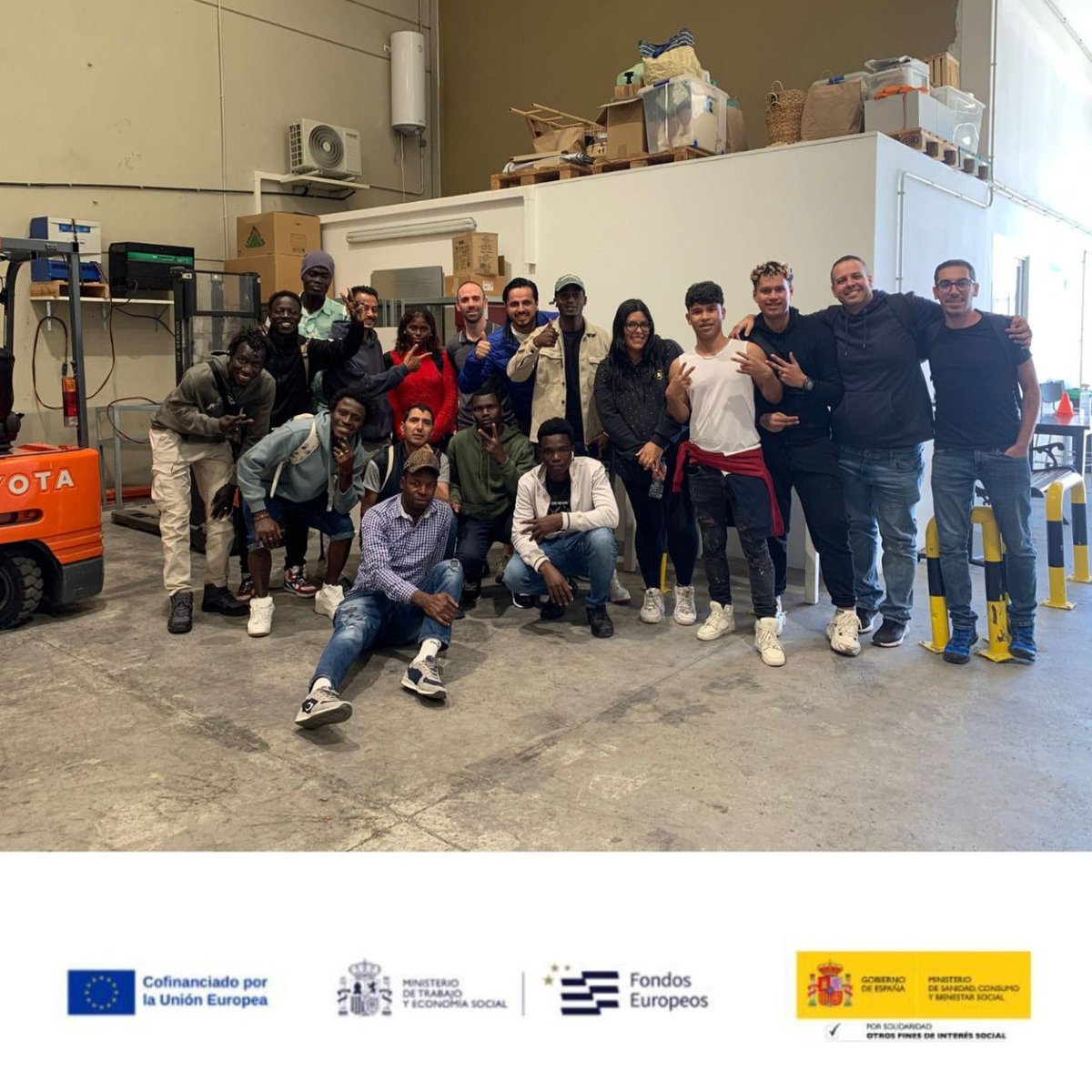 🚧Curs de Reposició i Conducció de Carretons, impartit per EULEN Flexiplán
👏17 participants del programa d’asil i refugi han adquirit competències per millorar l'ocupabilitat en logística i distribució 📦🚛
Gràcies als formadors Norbert Muñoz i Àlex Carasol🙌
#PlanEmpleoCruzRoja