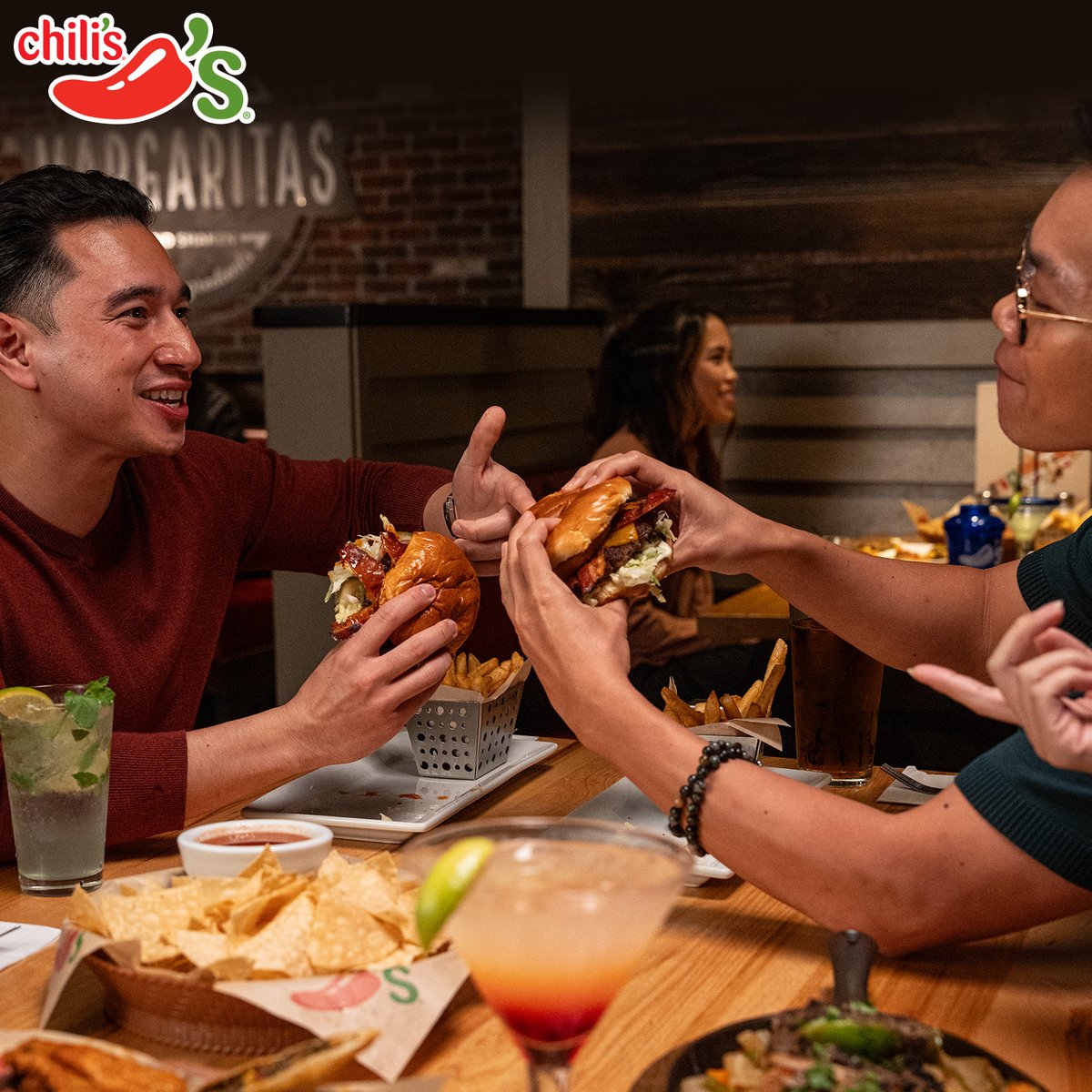 ChilisQatar's tweet photo. Big mouthburgers are waiting for you. visit your nearest Chili's or call / WhatsApp 4444 7555
Menu: https://t.co/Kgta0JCEbj

#qatar #doha #chilisqatar #chilis #family #familytime #festival #party #event #dinnerparty #food #foodie #dinning #resturant #snoonu #talabat #foodblogger https://t.co/5ZjY9NaL2k