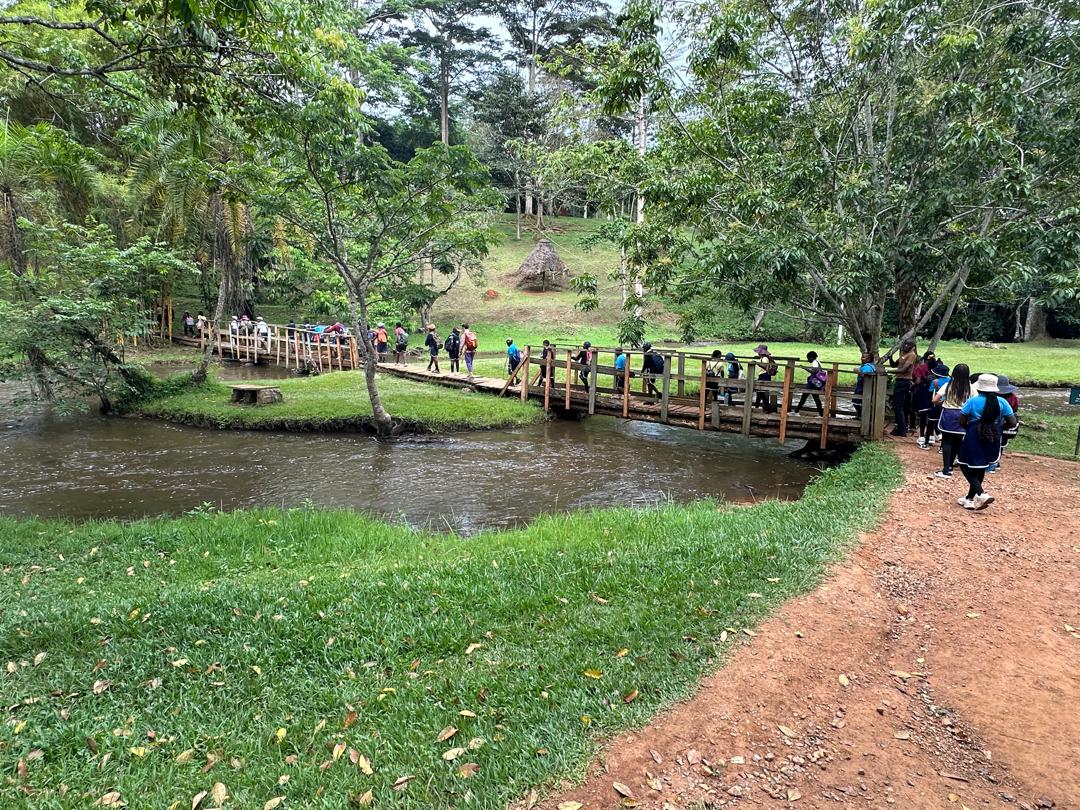 KabojjaSchool's tweet image. Our Year 5 learners explored the scenic &amp;amp; culturally rich Ssezibwa Falls today!

A hands-on experience connecting classroom learning to the wonders of nature &amp;amp; environmental conservation.
KIS nurtures curiosity &amp;amp; inspires learning beyond the classroom.
#ExperientialLearning