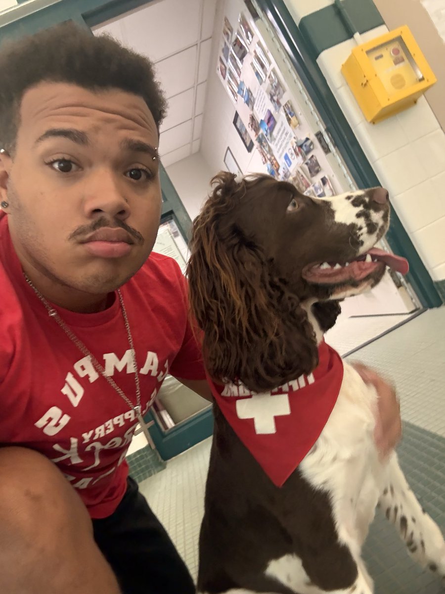 FlyJayFly's tweet photo. Hanging with my favorite coworker #techwell https://t.co/wdJhv66vBi