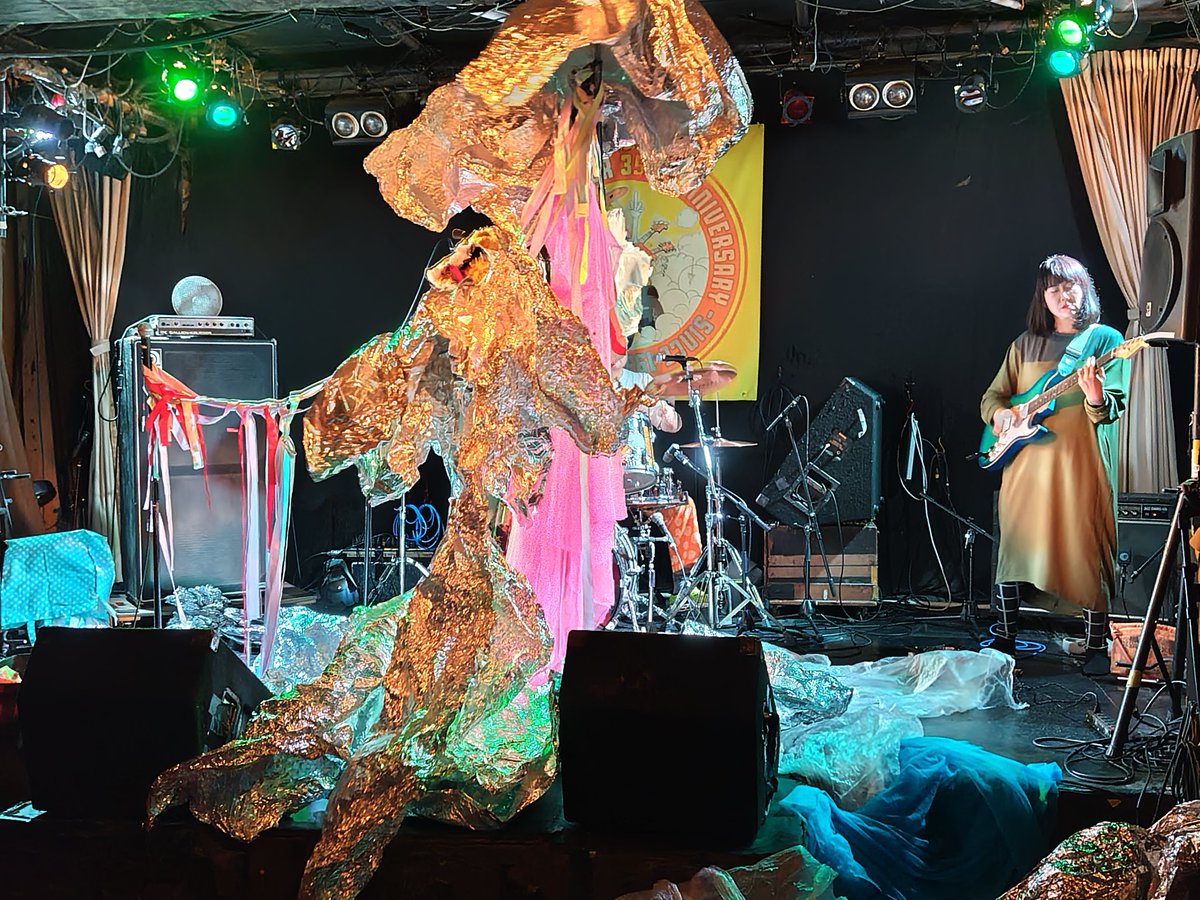 ---三軒茶屋HEAVEN'S DOOR---
✨あなるちゃん+ギター+ドラム✨
これはもう総合芸術ですネ😲
amazing!!!
#あなるちゃん 
#ANALCHANG