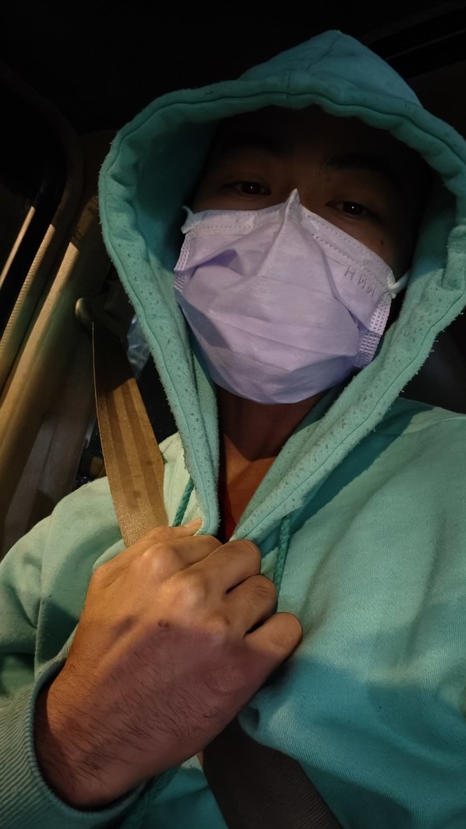 雨不停歇的狂下
風肆意妄為的吹

發霉了