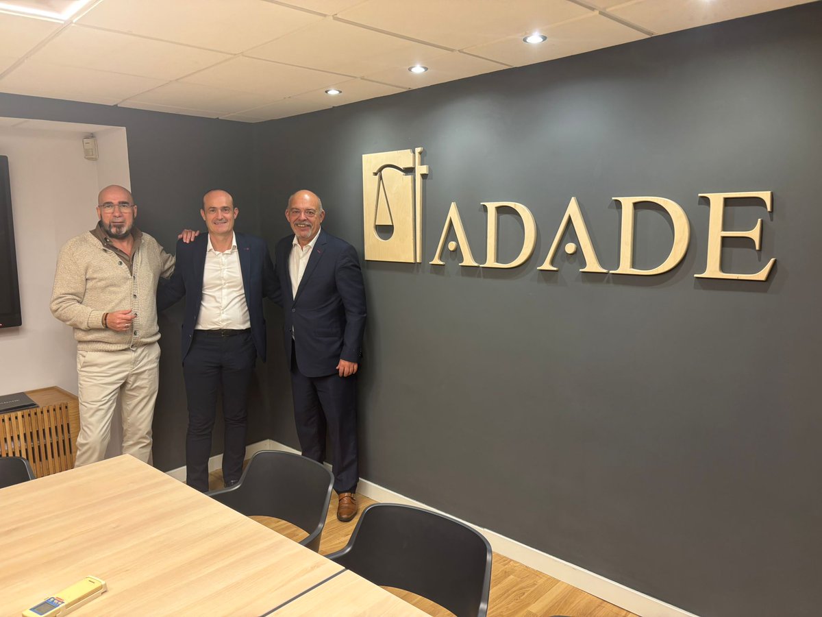ADISSInforma's tweet image. 🙌 Gran mañana con nuestros amigos de @ADADEAsesoresSL .
Repasamos el sistema #Verifactu y la facturación electrónica, y conocimos de la mano de Raúl Esteban Rojo la solución #ERPLOOP.
 ¡Seguimos adelante! 🚀
#FacturaElectrónica #TransformacionDigital #Adiss
