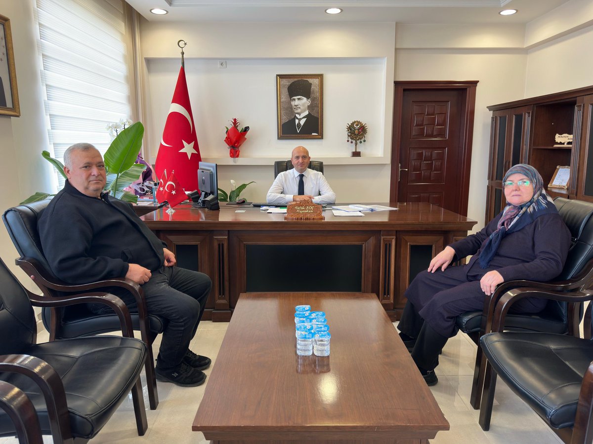 Şehit Jandarma Uzman Çavuş Selim Vural’ın değerli anne ve babası, Kaymakamımız Haluk KOÇ’u ziyaret etti.