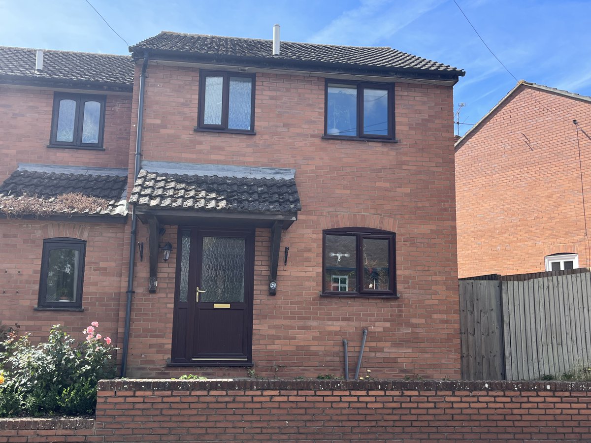 GobbittKirby's tweet image. * NEW RENTAL AVAILABILITY *
FRAMLINGHAM - Three bedroom house convenient for schools and all facilities of the town.
onthemarket.com/details/9126008
gandkestates.co.uk/.../college-ro…
Call the G&amp;amp;K Rentals Team on 01394 380330 for a viewing slot!
#framlinghamrental #newhome #longtermlet