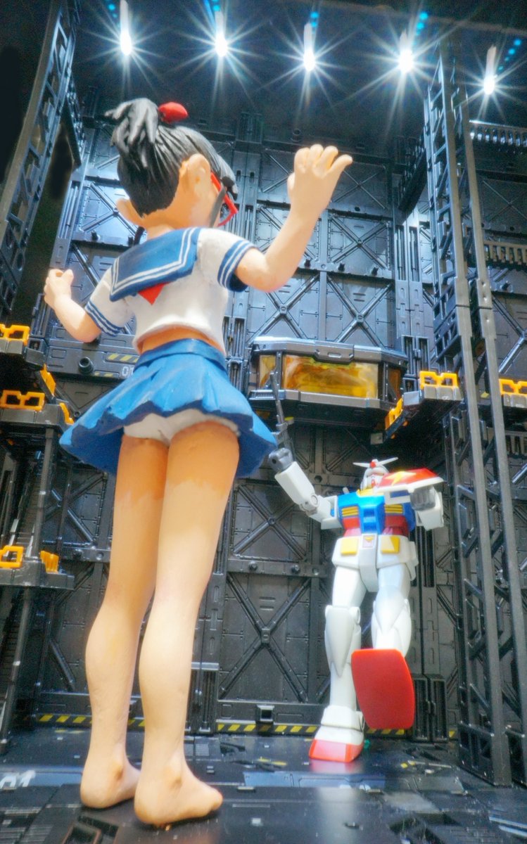 abbtk14's tweet photo. ジャイアントリトルシスターの妹ちゃん20ｍ級です。この身長だとガンダム（18ｍ）もびっくり…😆
＃リュウコミックス
＃ヒトミ先生の保健室 https://t.co/ojg55zJ3Mp