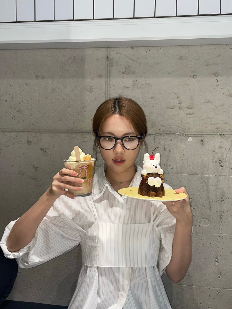 BRASIL_TRIBE's tweet image. 🦜| Atualização da Jia em seu Instagram
"Era tão, tão fofo, mas doce demais... 🐜"
#트라이비 #TRI_BE #지아 #Jia #嘉佳