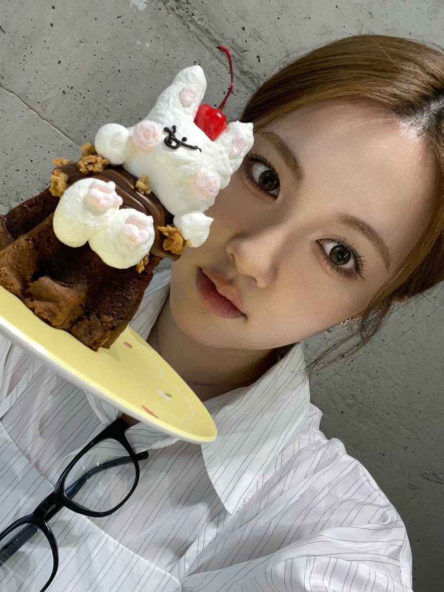 BRASIL_TRIBE's tweet image. 🦜| Atualização da Jia em seu Instagram
"Era tão, tão fofo, mas doce demais... 🐜"
#트라이비 #TRI_BE #지아 #Jia #嘉佳