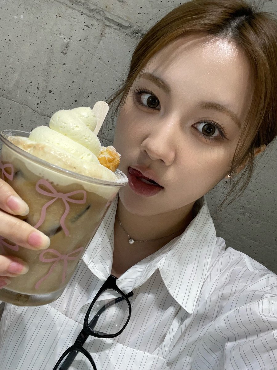 BRASIL_TRIBE's tweet image. 🦜| Atualização da Jia em seu Instagram
"Era tão, tão fofo, mas doce demais... 🐜"
#트라이비 #TRI_BE #지아 #Jia #嘉佳