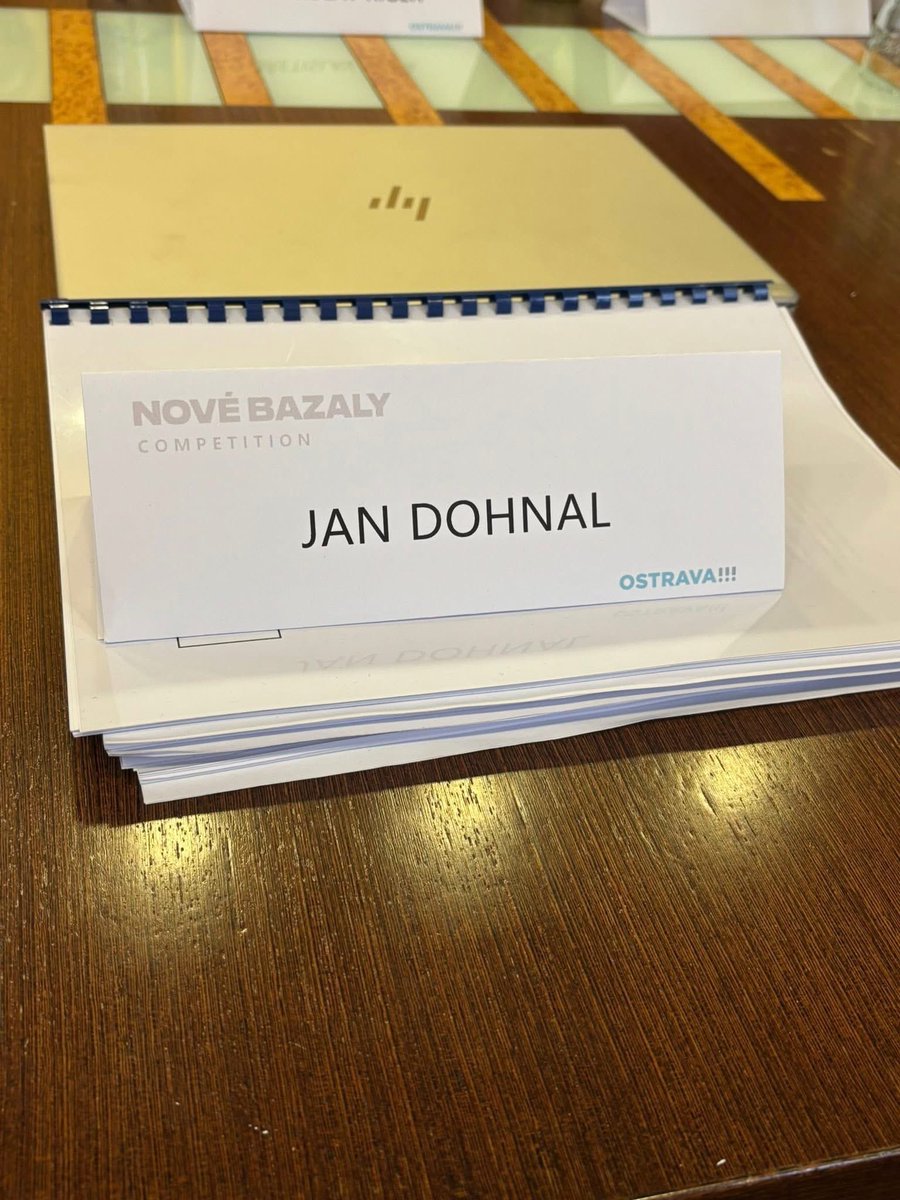 ⚽️✍️ Projekt NOVÉ BAZALY se posouvá do další fáze!

Mezinárodní porota, které jsem součástí, dnes zahájila dvoudenní jednání, během něhož vybere vítězný návrh nové podoby stadionu.🏟️Doporučený návrh následně poputuje Radě města ke schválení. Jsme zase o krok blíž! 🤍💙