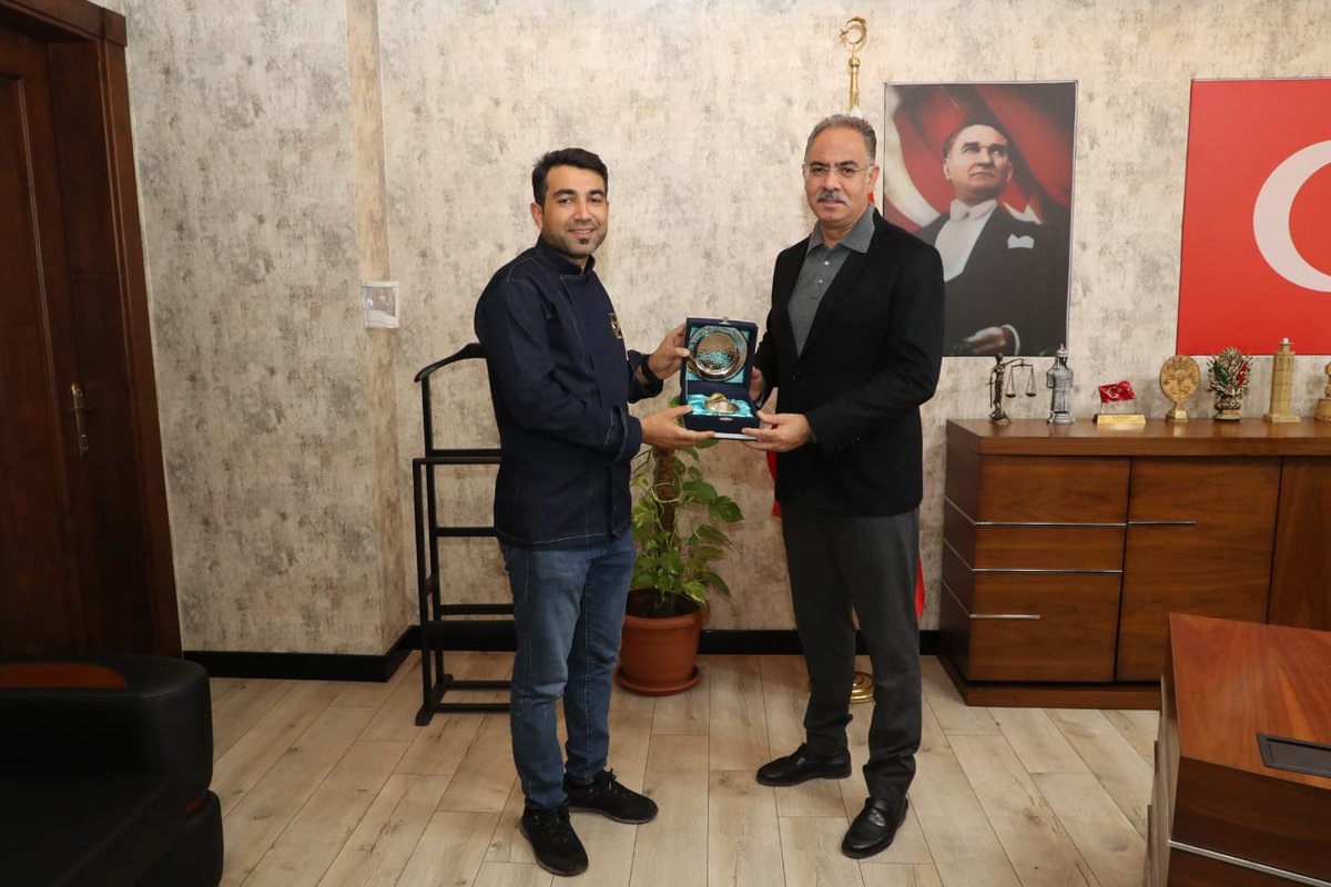 mehmetkusnet's tweet photo. Genç girişimci, mutfak araştırmacısı ve yazar Ali Keskin bizleri ziyaret etti. 

Kendisiyle gençlik, girişimcilik ve gastronomi üzerine verimli bir sohbet gerçekleştirdik. https://t.co/LziSCFG2hN