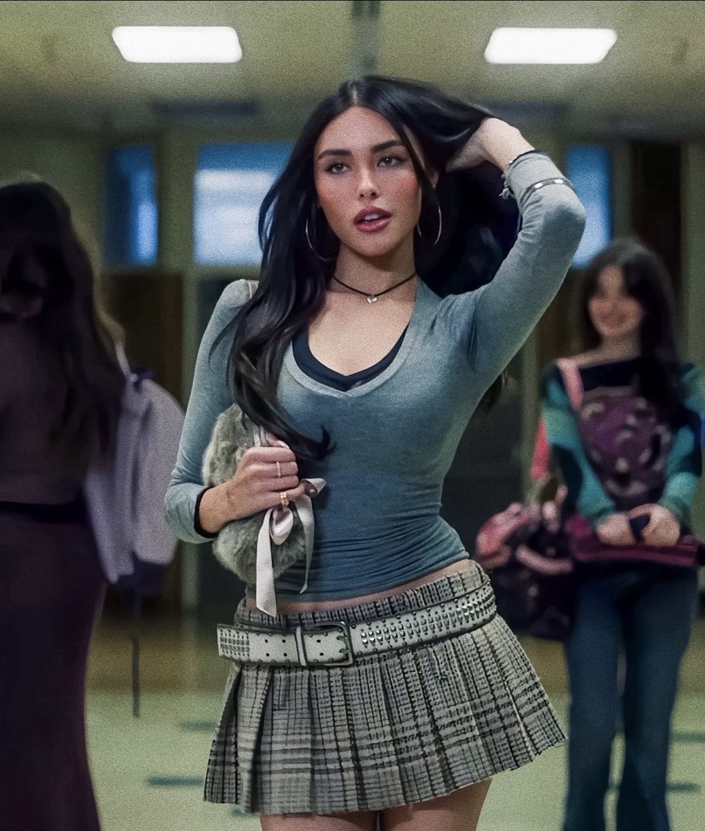 madisonchart's tweet image. Madison Beer’s ‘Make You Mine’ re-enters the Global Spotify Chart at #194 with 1.212 million streams.