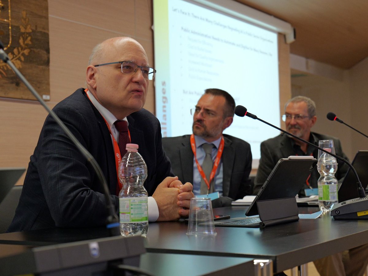 IRI_robotics's tweet image. 🗨️ Last October 17, @pablo_schlegl participated in the ‘International Session: Assessing Risks of generative #AI in public services’ at the al Artificial Intelligence Forum. Città generative e società contemporanee, Tavagnacco, Udine #Italy