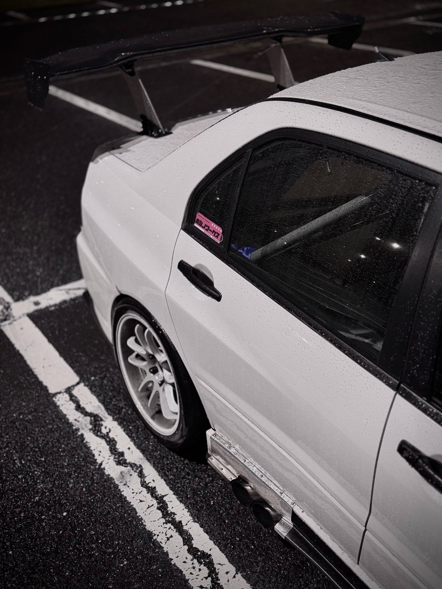666evo8's tweet photo. iPhone新しくした記念
あとウイングのワイヤー張ってみた

早くバンパー作らないと…
フロントが負けすぎている https://t.co/3OnWWams8N