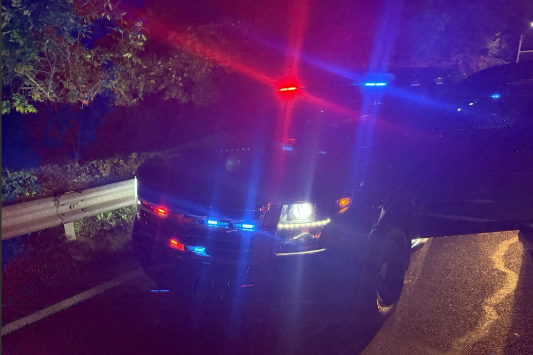 PGPDNews's tweet photo. Prince George's County Police officers arrested and charged a suspect in connection with impersonating a police officer. The suspect is 33-year-old Jonathan Michael Davis of Beltsville. READ MORE: https://t.co/iqf1F7RShR https://t.co/GHzJyJoe9O