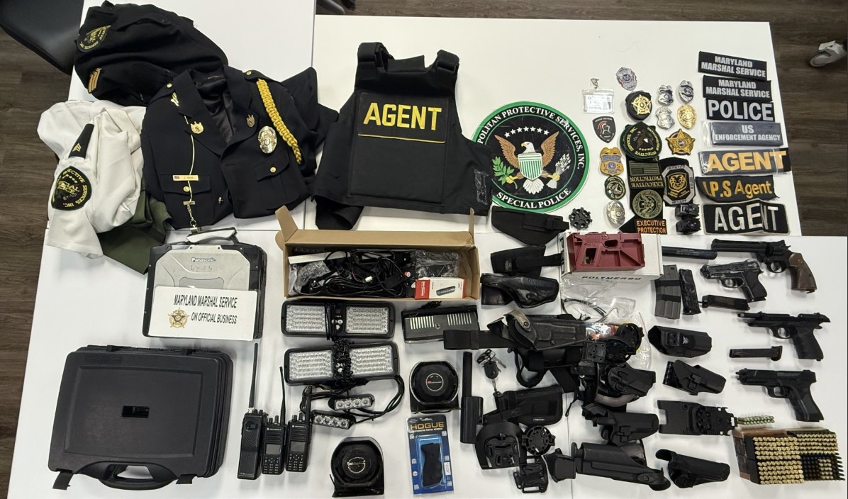 PGPDNews's tweet photo. Prince George's County Police officers arrested and charged a suspect in connection with impersonating a police officer. The suspect is 33-year-old Jonathan Michael Davis of Beltsville. READ MORE: https://t.co/iqf1F7RShR https://t.co/GHzJyJoe9O