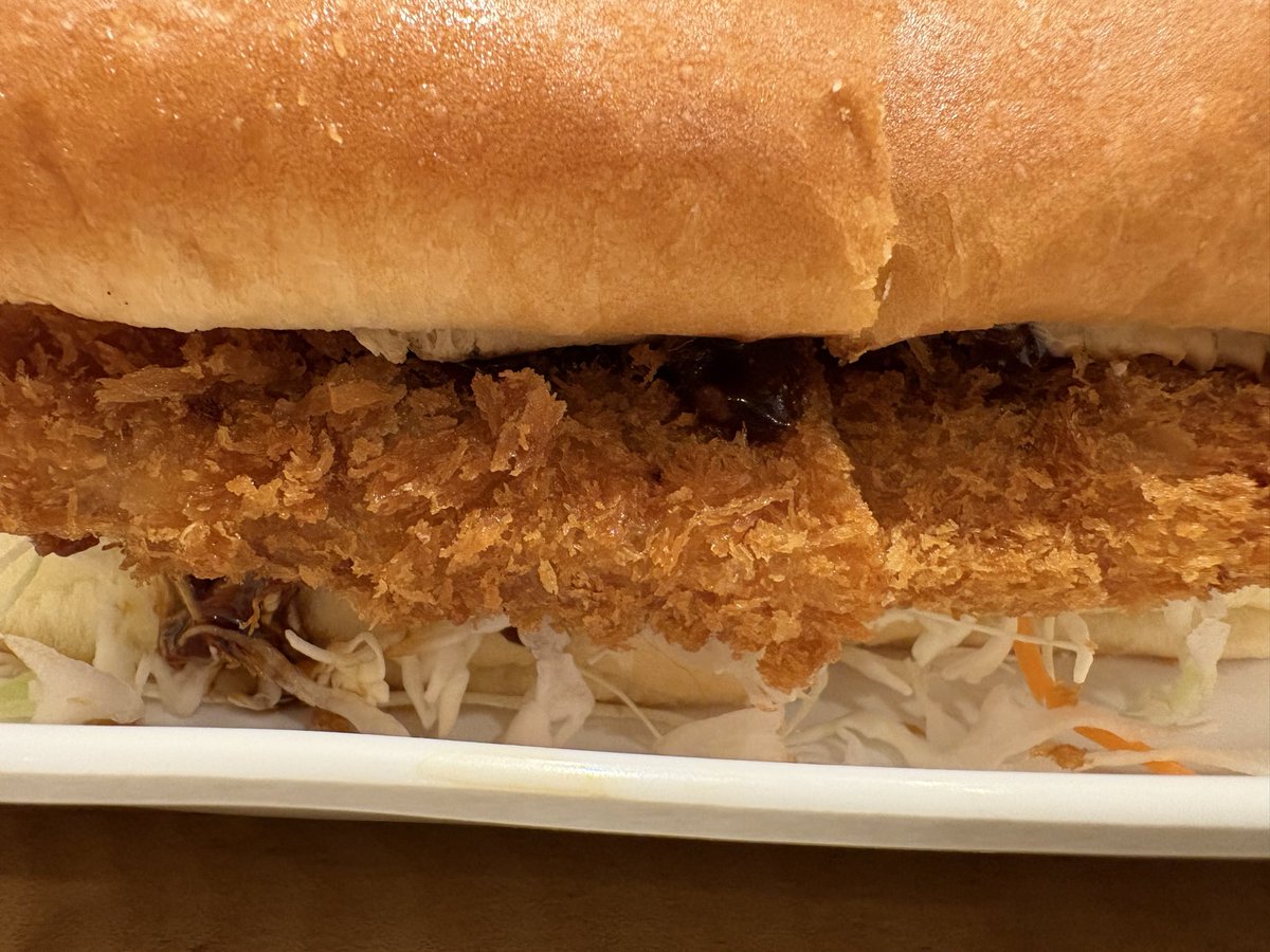 mimiga___r's tweet image. コメダ珈琲の みそカツパン 
揚げたてのカツが美味しかった 

#おいしいはやさしい