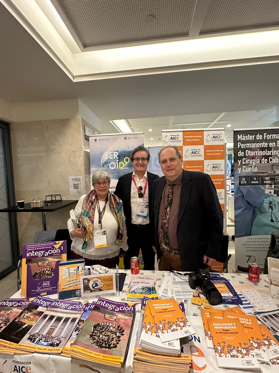 federacionaice's tweet photo. Ha pasado por nuestro stand el Doctor Miguel Aristegui @MiguelAristegui un referente en ORL y en el ámbito del #implantecoclear 🦻

#76SEORLCCC https://t.co/qNXzzGOZY2