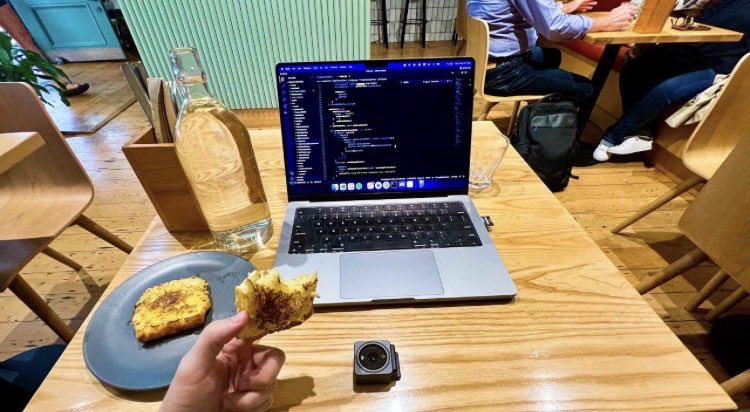 geekcom2's tweet image. Pô galera na moral, se tu acha normal programar na rua desse jeito, vc tá vacilando demais, isso não é seguro, e nem é produtivo.
#bolhadev 
#bolhasec
