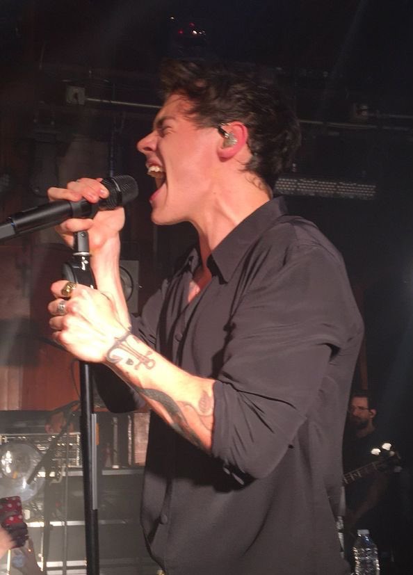 hourly harry styles (@hourlyharrys) on Twitter photo 