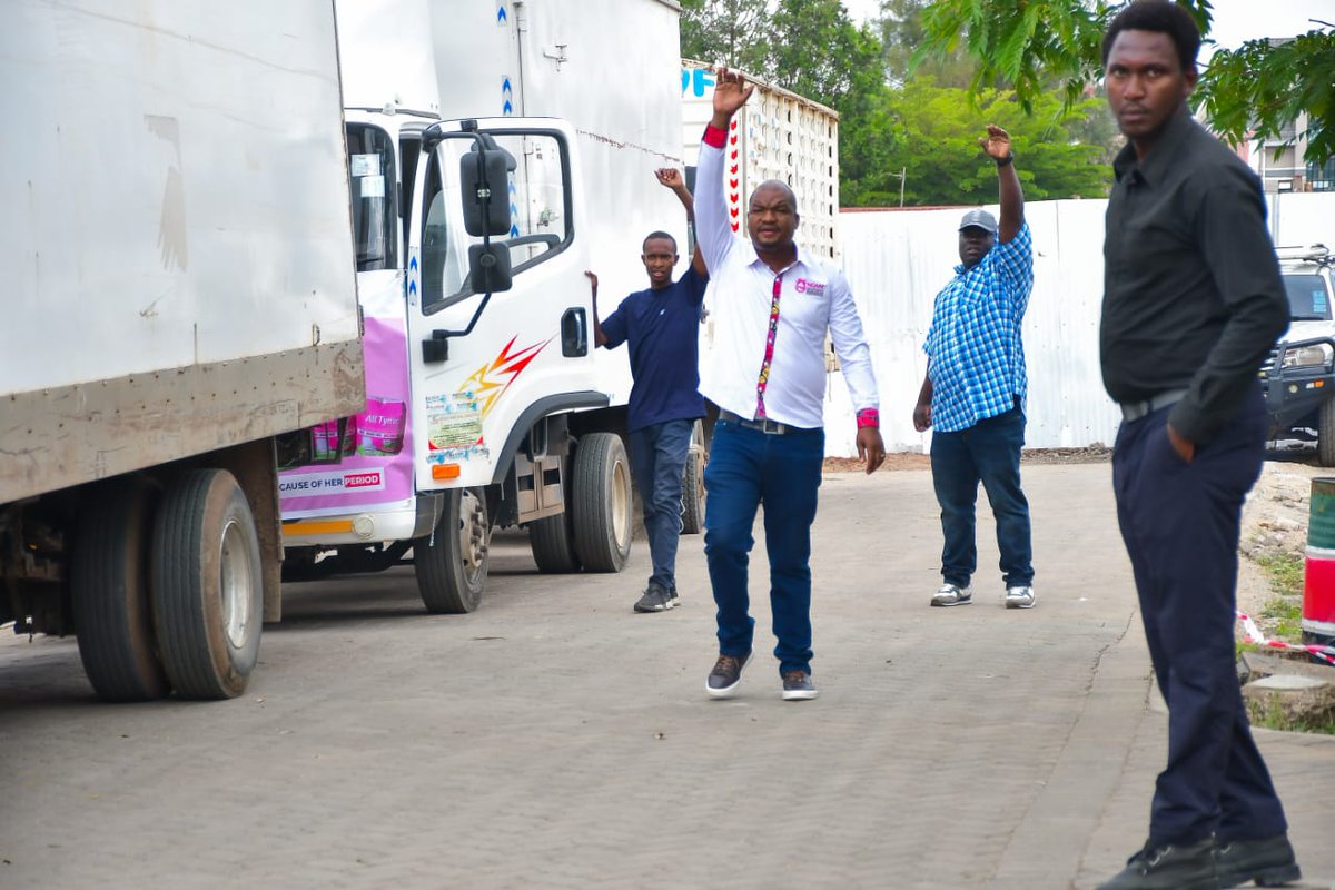 EstherPassaris's tweet image. Today, we flagged off the distribution of free sanitary pads across all the Sub-County offices in Nairobi County! 

The sanitary towels will be distributed to girls in primary and junior primary schools across Nairobi County to ensure no girl misses school or faces embarrassment…