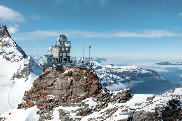 ElevatorWorld's tweet image. On October 21, @SchindlerNA spotlighted its two #elevators serving #Europe&apos;s highest research facility, the #SphinxObservatory in the #SwissAlps. (image courtesy of Schindler) buff.ly/2dNJor4