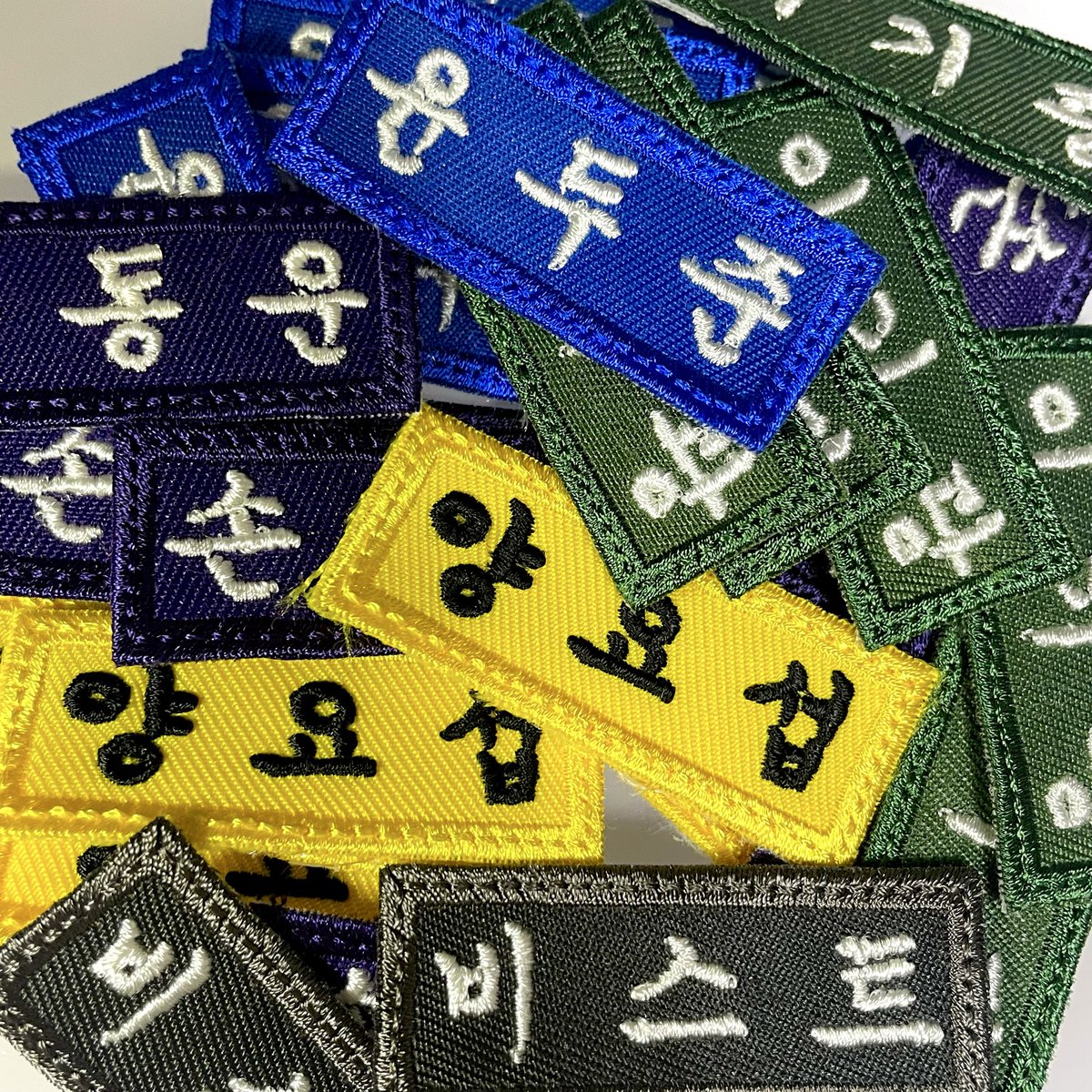 dbfla4801's tweet photo. 2차 자수명찰 이벤트 🎉
세트 아니고 개인입니다! 
💙윤두준💙 명찰 1개 (크기5*2) 
💡참여방법 - RT +좋아요 
📦배송방법 -우편(무료) ,반택(반택비개인부담) 택1 
🌹당첨자 2명 /당발 10/27 https://t.co/fjfJsRiVQo