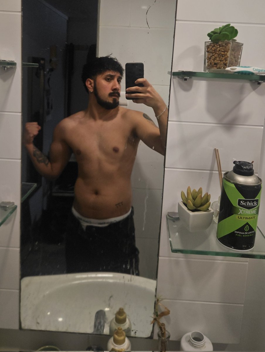 chatnoircito's tweet image. testiculando