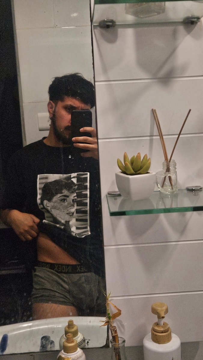 chatnoircito's tweet image. testiculando