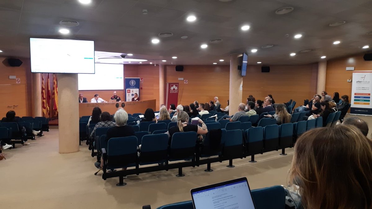 icasbd's tweet photo. La Comissió de defensa @danimal_icasbd @icasbd present al I Congrés de Drets dels Animals celebrat a @icatarragona 

✅ Un espai pioner per debatre sobre reptes jurídics, ètics i socials de la protecció animal. https://t.co/pK3bPYFyua