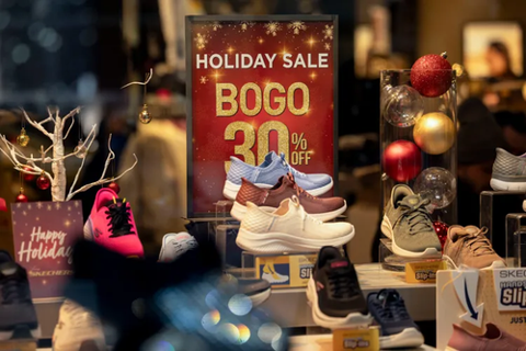 SidesWealth's tweet photo. 🎁 Already thinking about holiday shopping? You’re not alone! But even early birds 🐦 might have to dig a little deeper for deals this year. #HolidayShopping #SmartSpending #RetailTrends #FinancialAdvisor #YorkPA #Pennsylvania #Delawa https://t.co/0ffxPnEARn https://t.co/kCO3tJGWBU