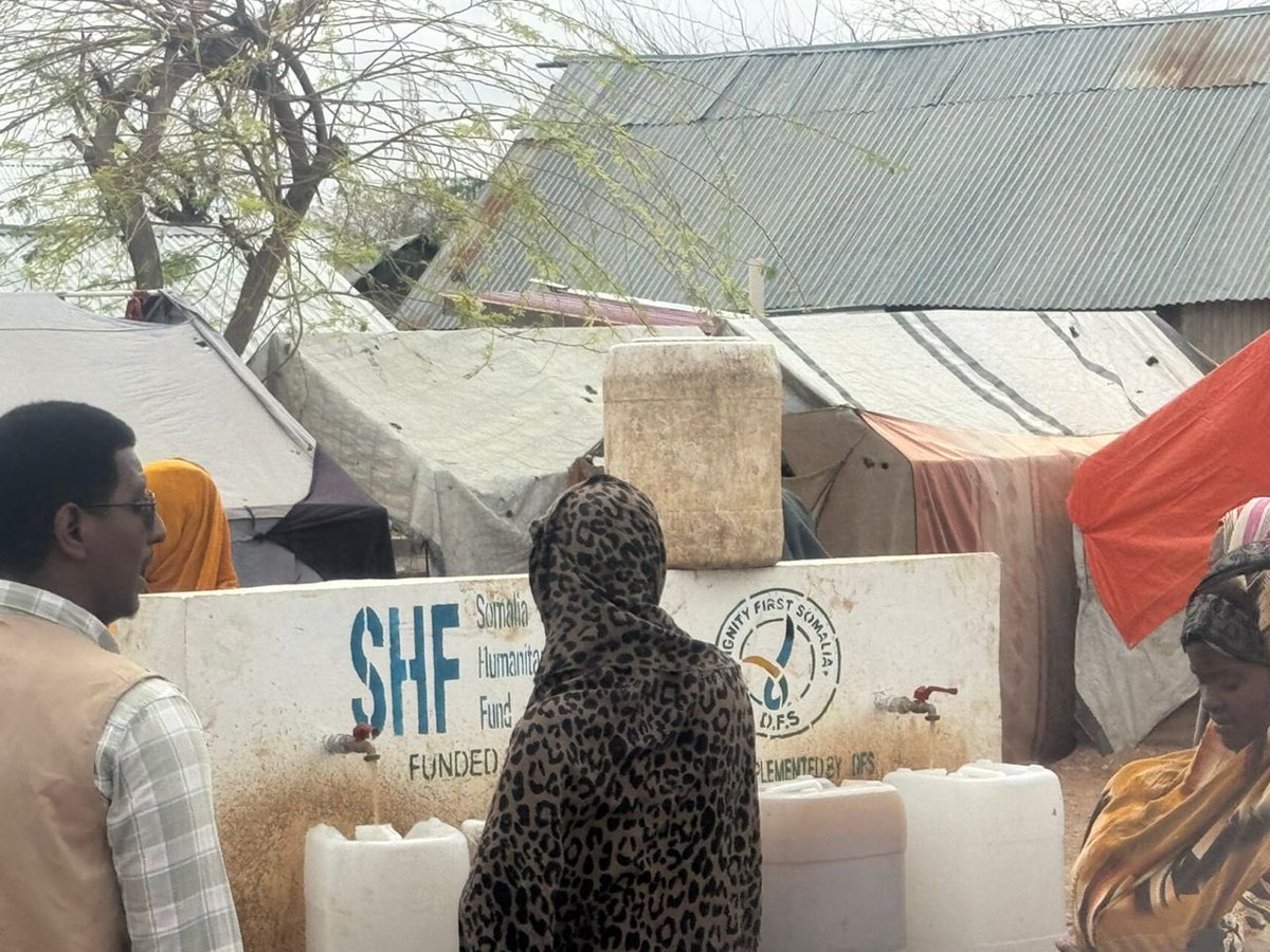 DFSSomalia's tweet photo. 🚰 In our wash intervention, and with support from @shf_somalia, DFS has rehabilitated shallow wells and constructed a water kiosk in Beledweyne district, providing a reliable water source for vulnerable families among internally displaced persons (IDPs). #WaterForAll #IDPs. https://t.co/1QQ1ifL6CC