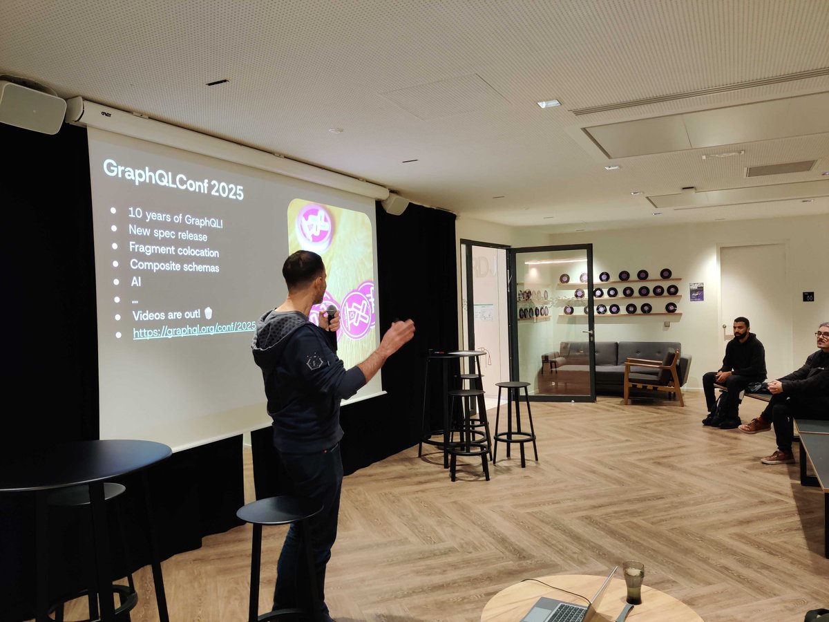 DeezerDevs's tweet image. Last night&apos;s meetup at our HQ was all about #GraphQL!
Big thanks to @graphqlparis &amp;amp; @martinbonnin for bringing the party to us 🎂, to the speakers (@Ztec6, Benjamin, @BnJ25) for the knowledge sharing and the entertainment 🌟, and to all attendees for the questions &amp;amp; exchanges 🙌