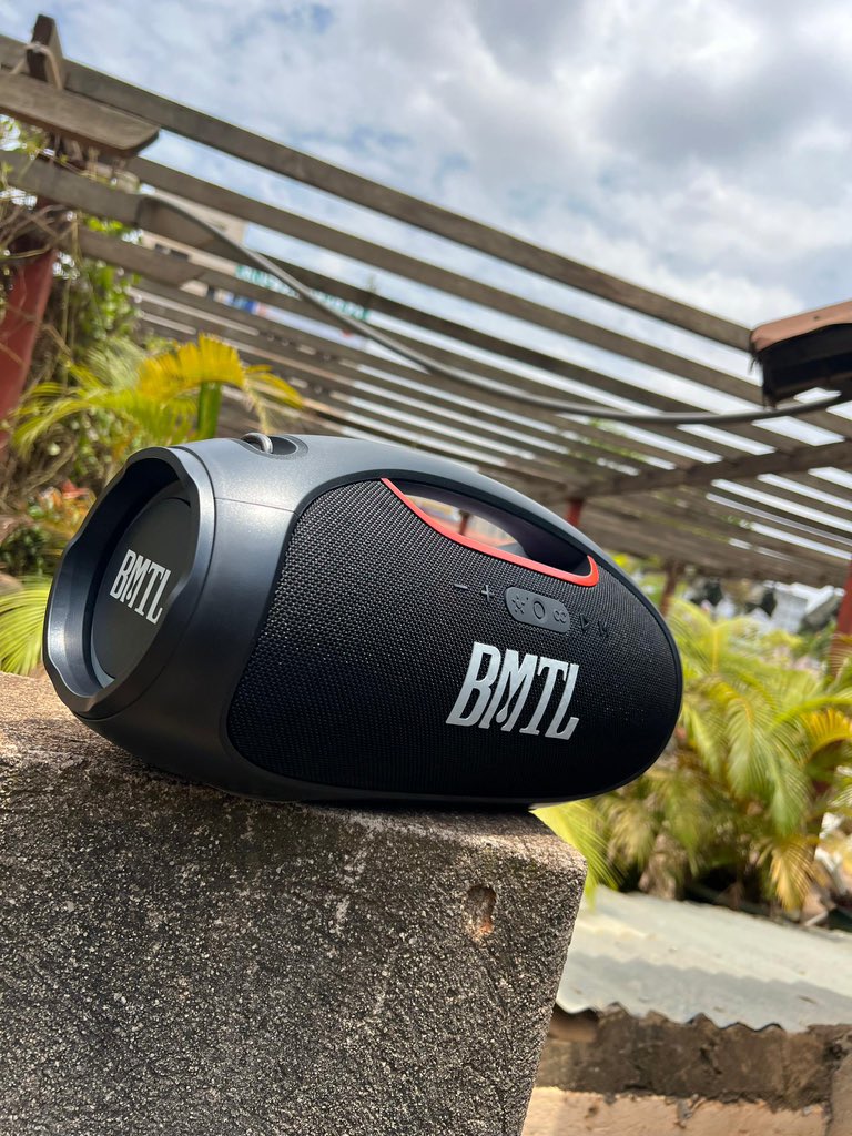 xdobo_uganda's tweet photo. Save your money. Get any of these instead 💯💯💯
Every house needs this 🎵🎵🔊🔊
#bmtl #xdobo #sinoband #portablespeaker #xdobomission https://t.co/kn0hOhGM2C