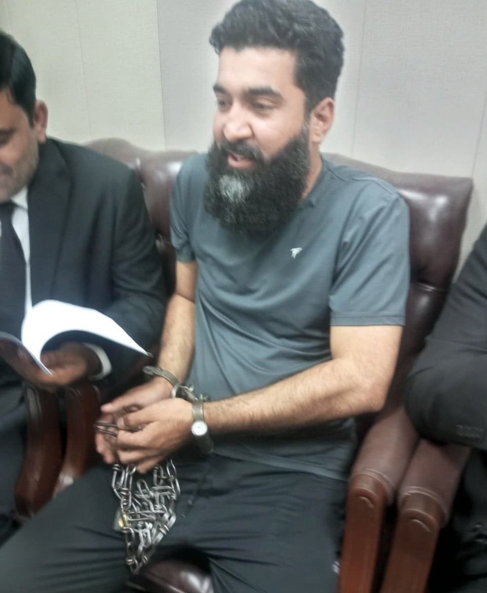 مجھ پہ جو جرم ثابت ہوا وہ وفا کا تھا۔۔۔۔
شہباز بھٹی کو رہا کرو۔۔۔
#عمران_خان_کی_رہائی_ہمارا_مشن
<a href="/TM__SOW/">team SOW Official ٹیم شاہین اف واریئر</a>