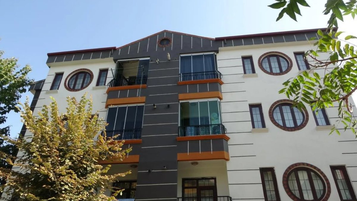 Balkondan düşen genç kız ağır yaralandı

🔗 amedtv.com/balkondan-duse…