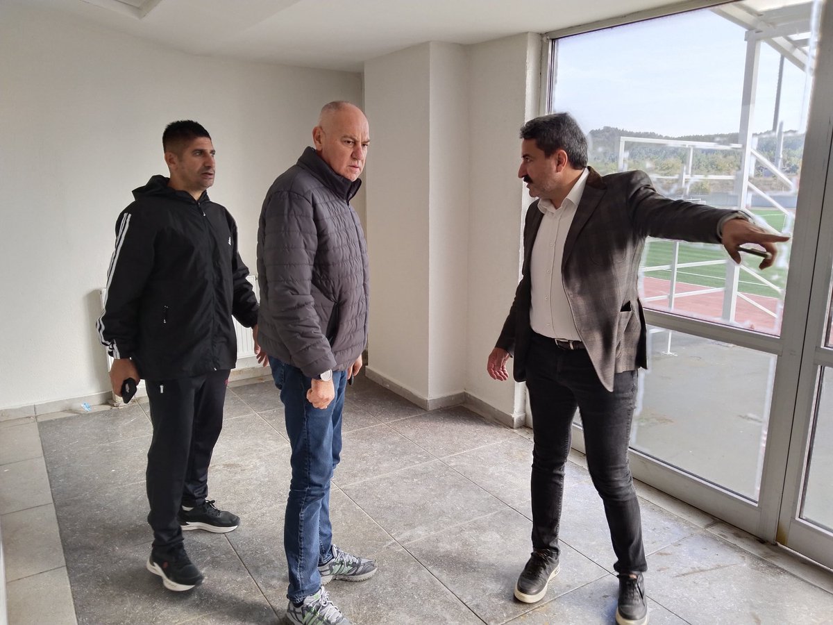 ⚽️ OSMANGAZİ ÜNİVERSİTESİ FUTBOL SAHASI YENİLENEN YÜZÜYLE HİZMETE HAZIR 🏟️

Modern zemini, yenilenen alanları ve ferah tribünleriyle Osmangazi Üniversitesi Futbol Sahası, sporseverlerin hizmetine hazır hale getirildi!  @oa_bak <a href="/gencliksporbak/">Gençlik ve Spor Bakanlığı 🇹🇷</a>