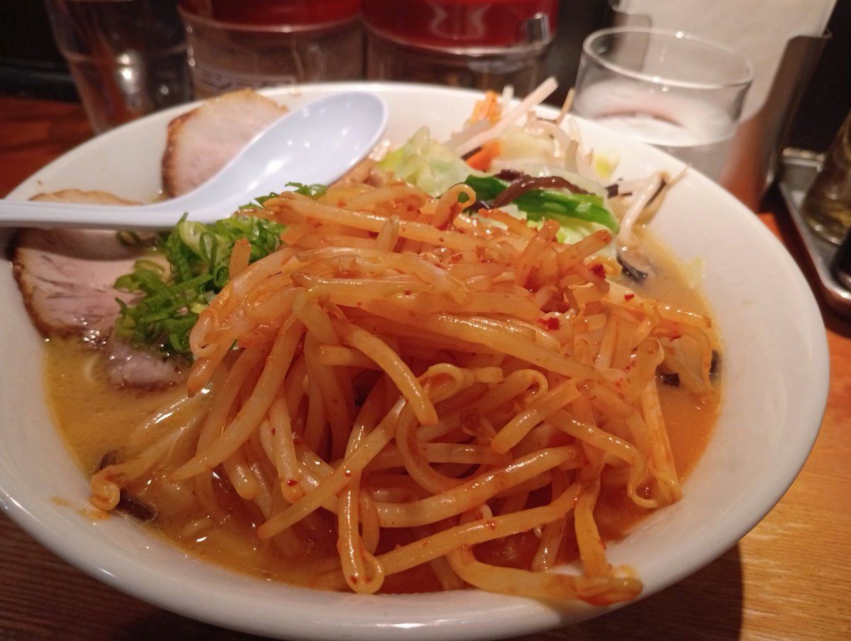 野菜いっぱいラーメン
#木曜日はラーメンの日