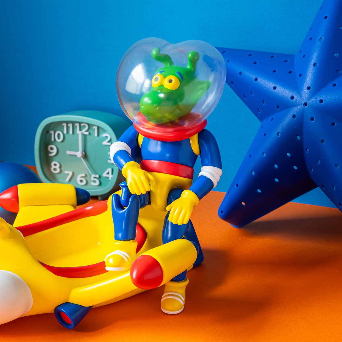 🪐新作ソフビの見どころ💁‍♂️ 「スペースピーポー」は、 ハート型