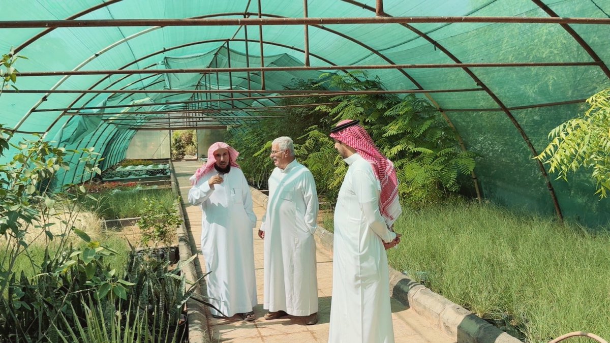 BALADiA_SHAMLY's tweet photo. #شراكة_مجتمعية |

قام سعادة رئيس #رابطة_الشملي_البيئية الأستاذ عبدالله المسعد بزيارة لمشتل بلدية الشملي، وكان في استقباله سعادة رئيس البلدية م/عبدالله عواد الشمري.
تم خلال الزيارة بحث سُبل التعاون المشترك بين الرابطة والبلدية لتعزيز الغطاء النباتي والمحافظة على البيئة في #الشملي. https://t.co/s7S7rf1bZ6