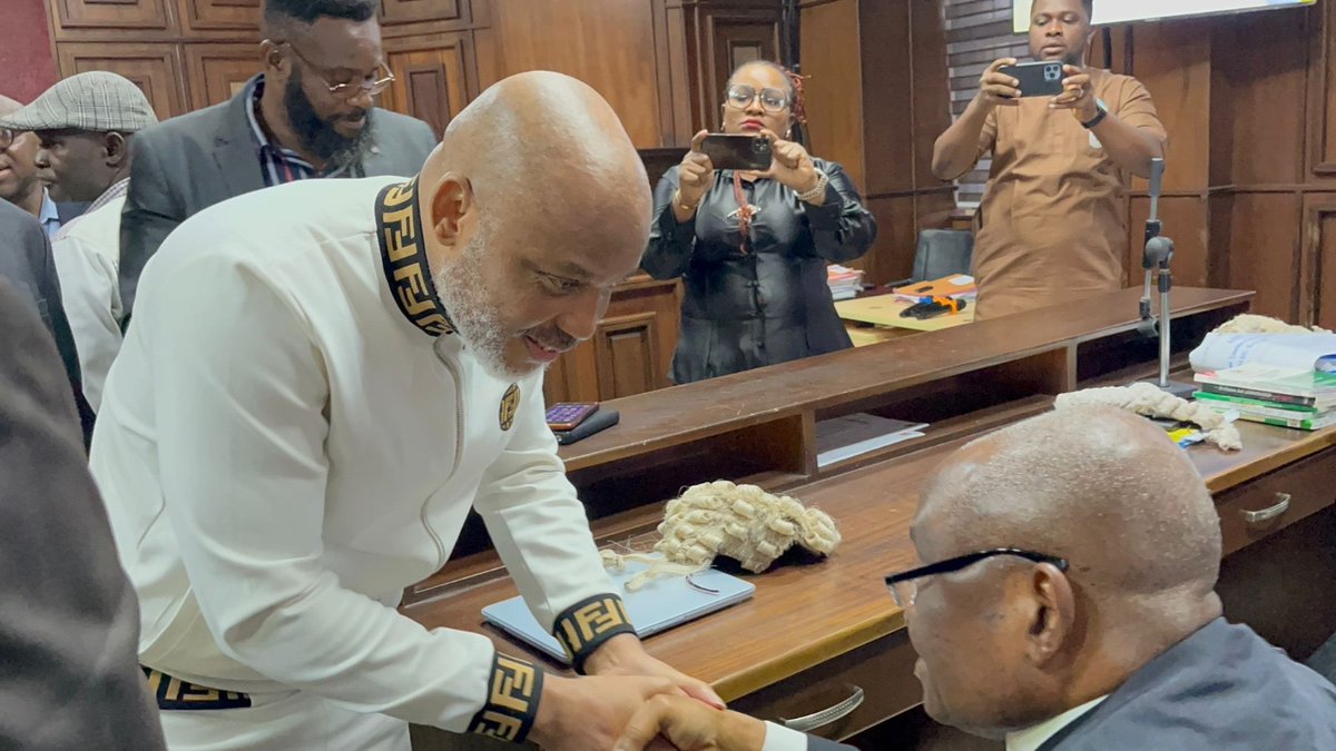 NTANewsNow's tweet photo. TERRORISM TRIAL OF NNAMDI KANU; ALL  SENIOR ADVOCATES WITHDRAW FROM REPRESENTING THE DEFENDANT

At the resumed hearing of his terrorism trial, the leader of the Indigenous people of Biafra, Nnamdi Kanu has challenged the jurisdiction of the federal high court to continue his trial.

The development followed the withdrawal of all Senior Advocates representing the defendant from the matter.
Nnamdi Kanu in his oral presentation before the court, alleged that the court of appeal has discharged him in his verdict.

Nnamdi kanu by the order of the court is expected to open his defence this thursday.

The presiding judge, justice James Omotosho ruled that the defendant should open his defence as jurisdictional issues and all others can be challenged at the court of appeal or included in his final written address.

The court  therefore adjourned the matter till 24th october, 2025 for the defendant  to commence his defence.
Kanu had earlier listed 23 witnesses  to testify in his matter.

Nnamdi kanu is facing trial on a seven-count charge bordering on terrorism.