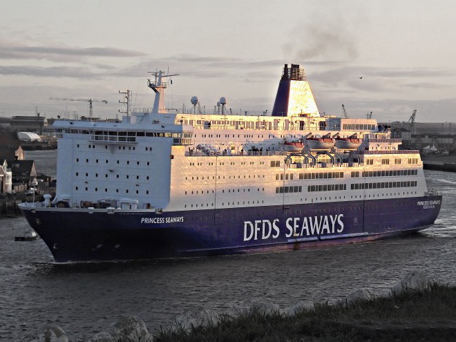 transportonline's tweet photo. Veerboot naar Newcastle vertrekt eerder uit IJmuiden vanwege storm Benjamin
Lees meer: https://t.co/B3vcjB8r4d
#benjamin #storm #stormbenjamin #codeoranje #IJmuiden #DFDS #Newcastle https://t.co/3pHRyjy5Tg
