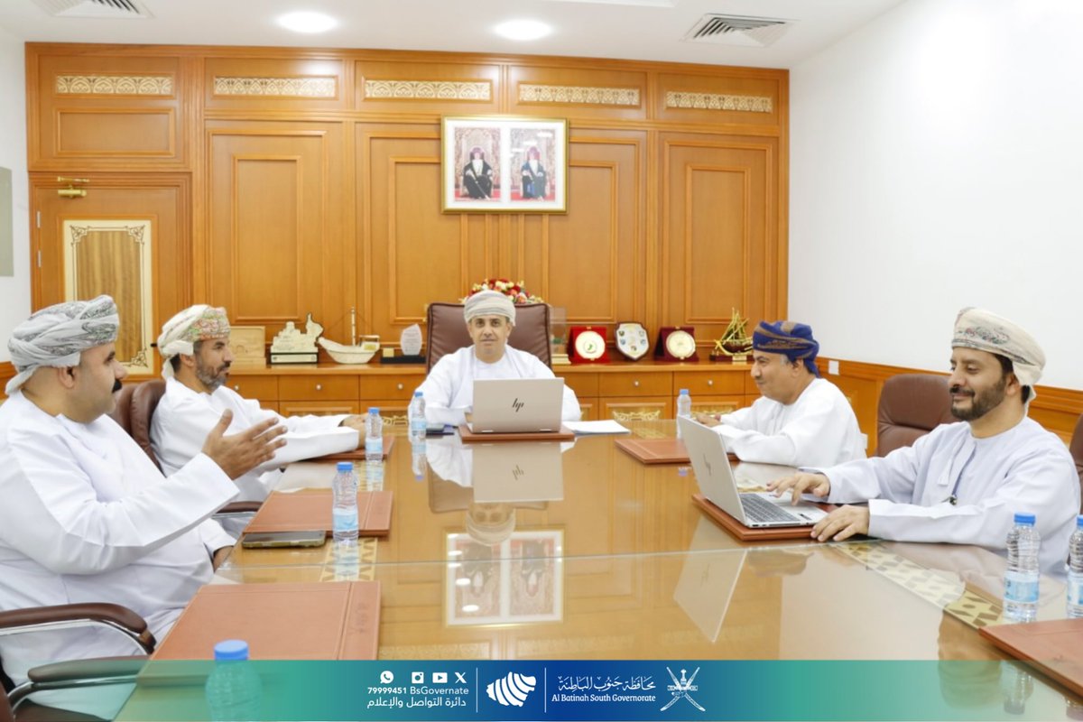BsGovernate's tweet photo. عُقد اليوم الاجتماع الثالث لعام 2025م للجنة الشؤون القانونية بالمجلس البلدي لمحافظة جنوب الباطنة، جرى خلاله استعراض الموضوعات المدرجة للاجتماع، ومن ضمنها إبداء الرأي حول بنود جدول أعمال الاجتماع الثامن٢٠٢٥م للمجلس، كما استعراض اختصاصات المجلس في ما يتعلّق برسوم البلدية، وناقش أعضاء اللجنة طريقة استثمار موارد المحافظة.