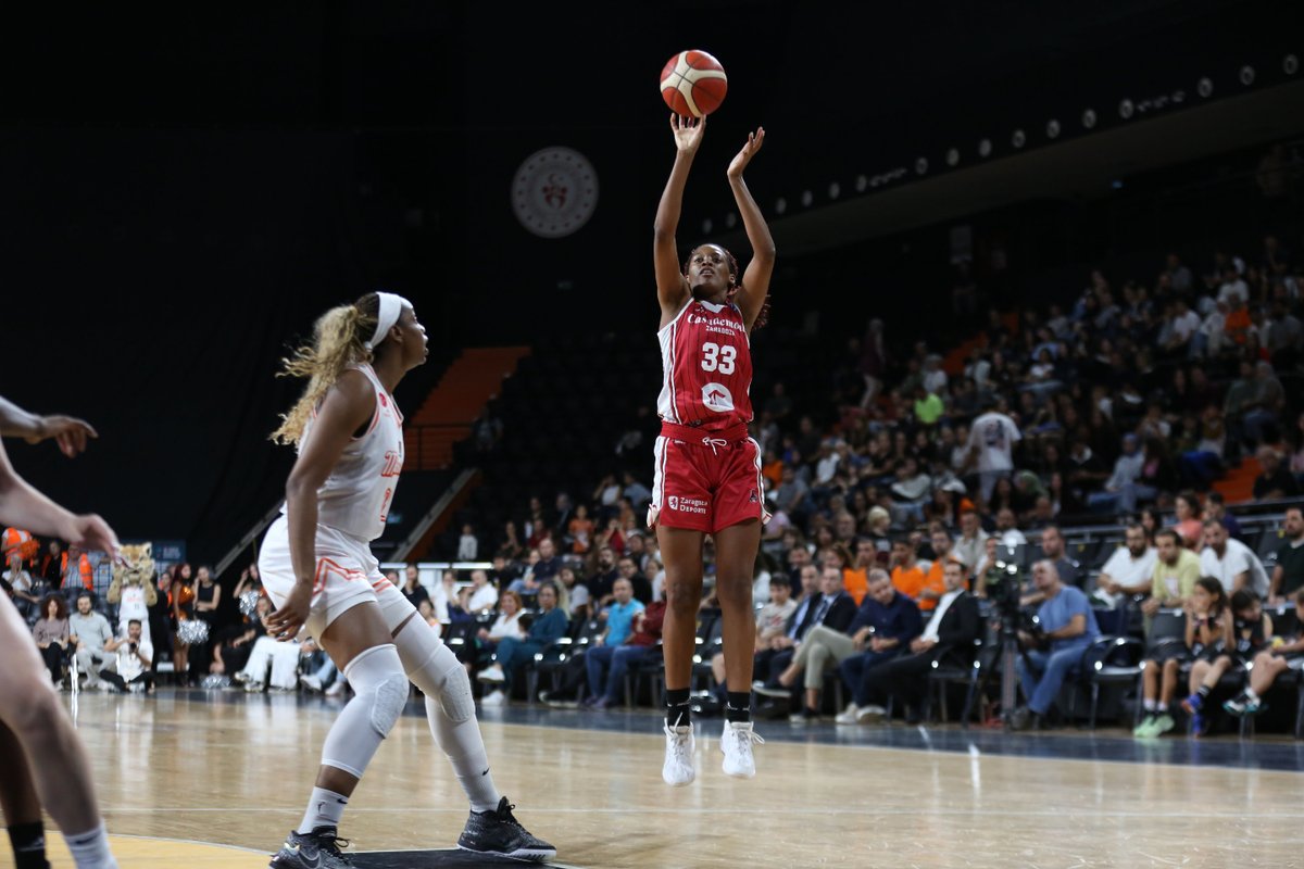 aragontv's tweet image. Queremos pediros disculpas porque ayer se cortó la retransmisión del #CasademontZaragoza por un fallo técnico, con el encuentro concluido, pero antes de saber si era válido el último triple 🙏

Lo más importante: las zaragozanas se llevaron la victoria y se ponen líderes de su…