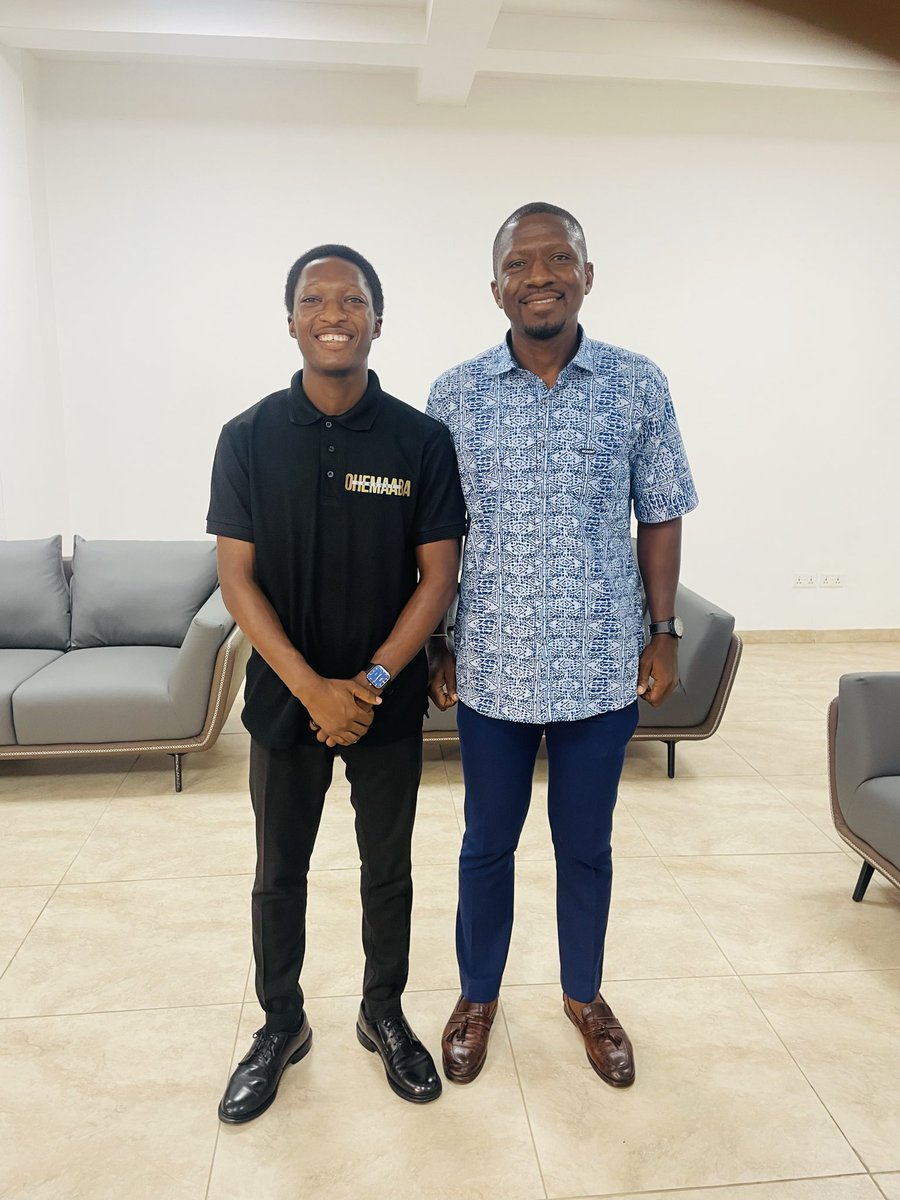 I had a great time chatting with Dr. Osman Imoro Senior a licensed Ghana Premier League referee 
We talked about football, life, and how I can grow on my journey to becoming a coach in the future. His advice on discipline, passion, and leadership really hit home.
Big respect 🫡