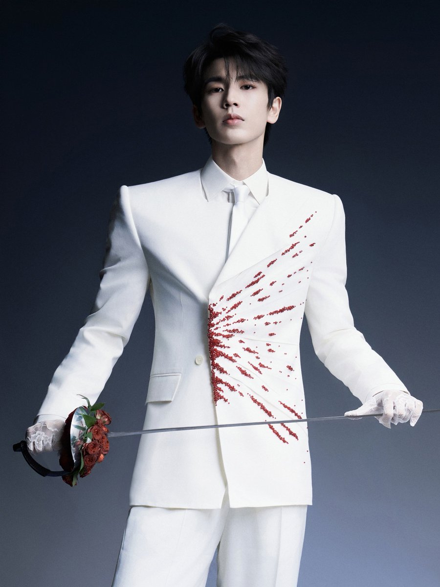 DailyZLH's tweet photo. #ZhangLinghe for Vogue Forces of Fashion gala #ZLHxVOGUEGALA2025 https://t.co/h74JDGeANR