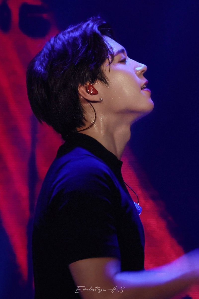 SavedBoyz's tweet photo. Excuseeeee me https://t.co/mcO1ksTsQu