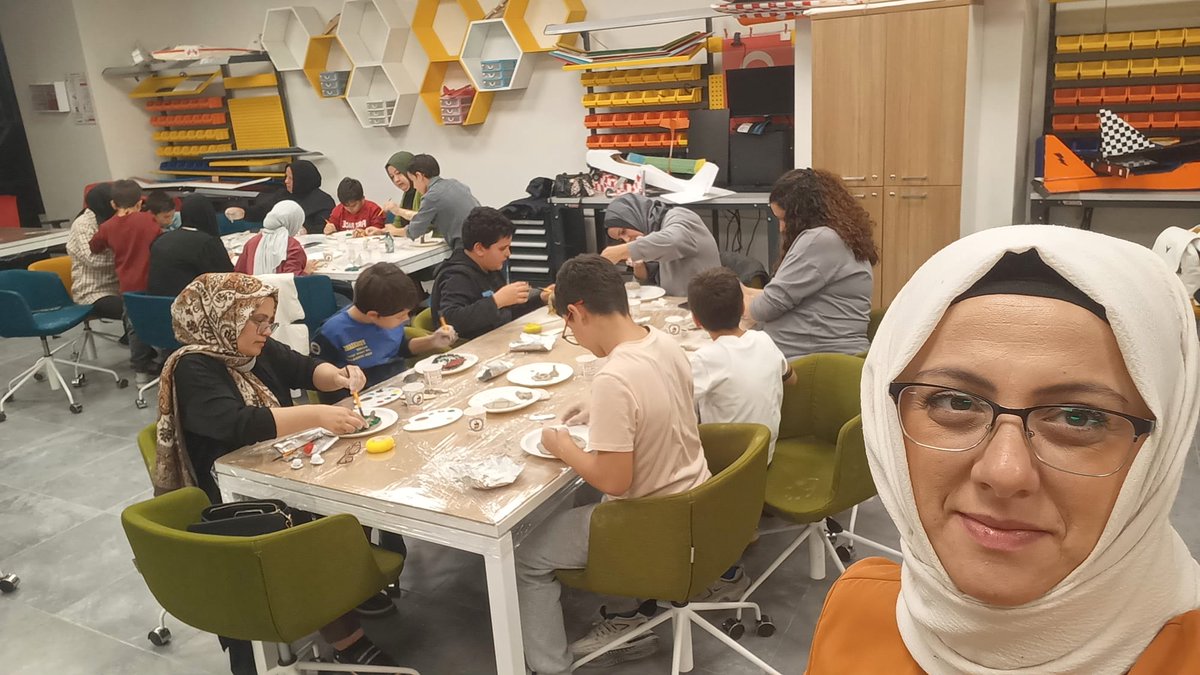 📍 Erzincan On Üç Şubat Gençlik Merkezi 

💫 Seramik workshop anne çocuk etkinliğimizden kareler.📷

#GSBGM
#SeramikEğitimi
#GüzelSanatlarAtölyesi