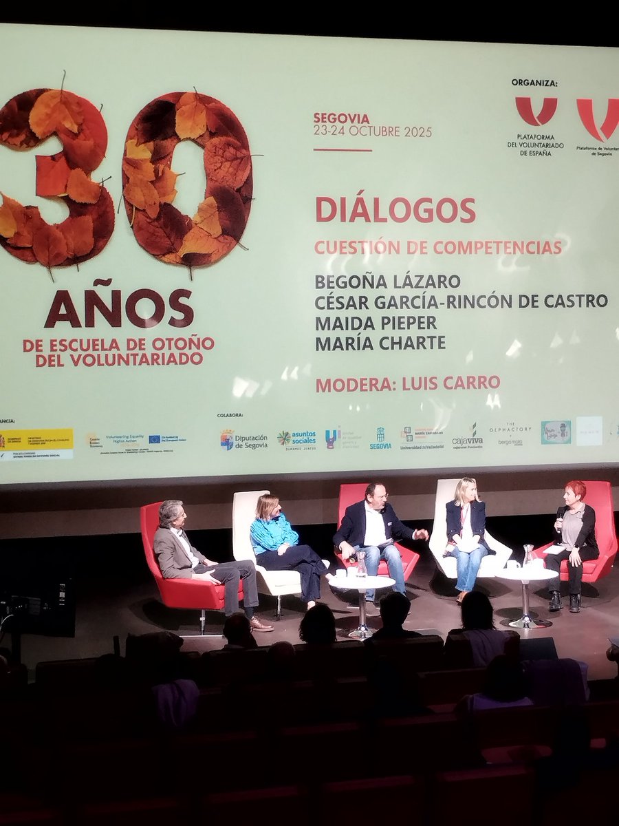Tras una pausa, volvemos con el primer diálogo, ‘Cuestión de competencias’ 🧐 Participan Begoña Lázaro, Cesar García-Rincón de Castro, Maida Pieper y María Charte y modera Luis Carro. 

#EOV30Aniversario